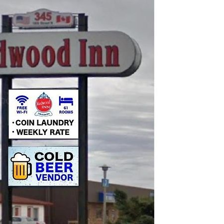 Redwood Motor Inn ブランドン エクステリア 写真