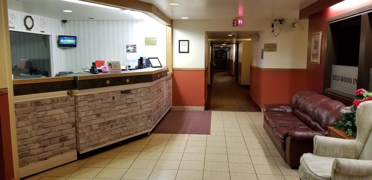 Redwood Motor Inn ブランドン エクステリア 写真