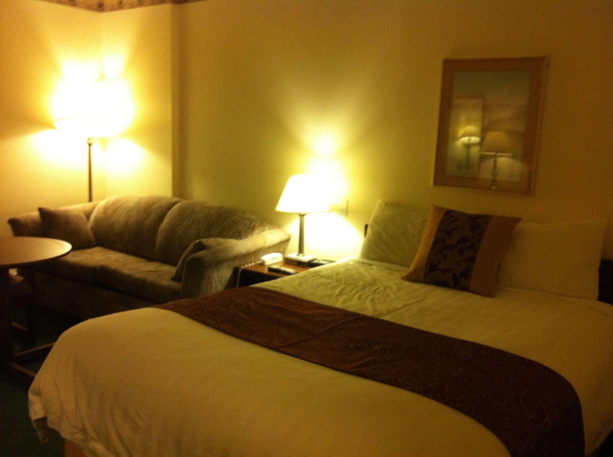 Redwood Motor Inn ブランドン エクステリア 写真