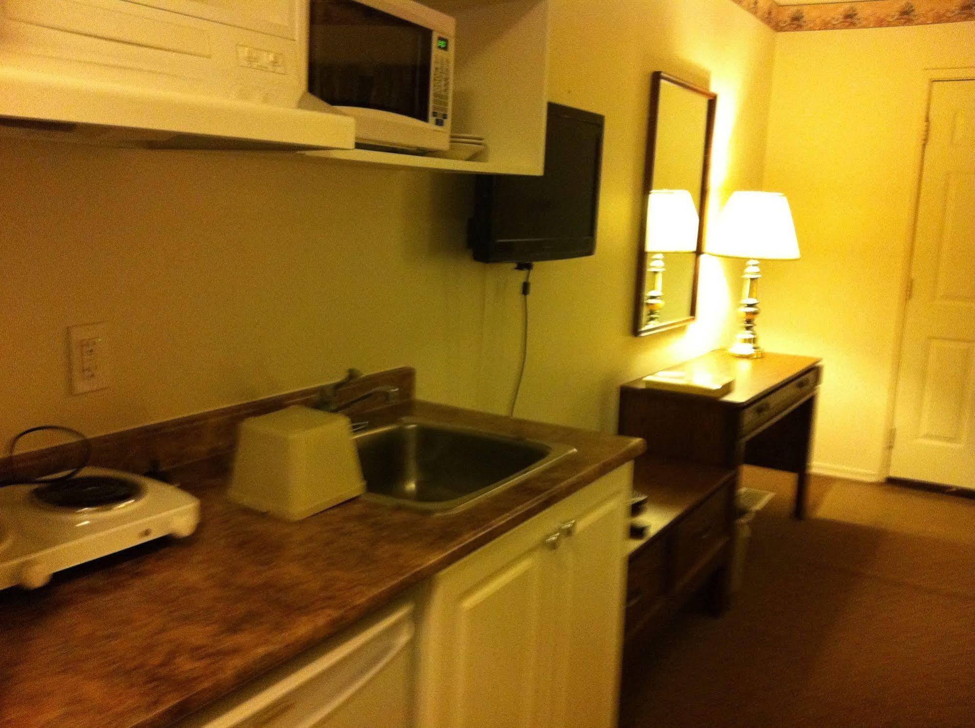 Redwood Motor Inn ブランドン エクステリア 写真