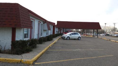Redwood Motor Inn ブランドン エクステリア 写真